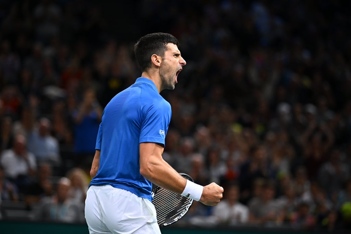 Djokovic le ganó a Tsitsipas y jugará la final del Masters 1000