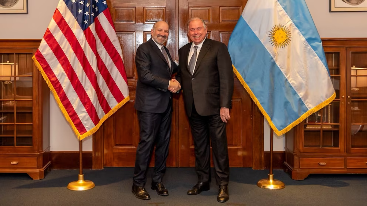 El canciller Gerardo Werthein y el secretario de Comercio de EEUU, Howard Lutnick, durante la reunión que mantuvieron en Washington. Foto: Infobae