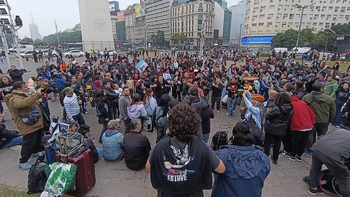 Hubo incidentes y detenidos en el Obelisco en el banderazo por el Indio