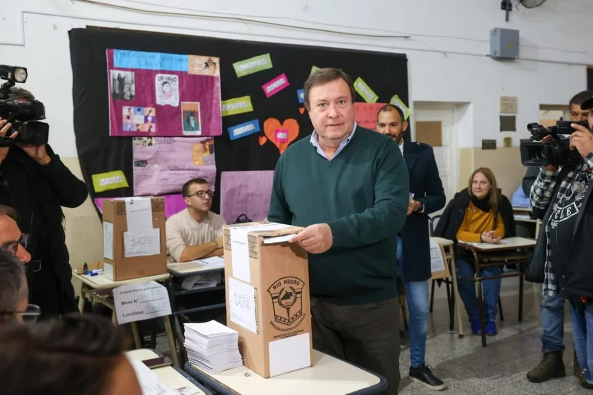 Elecciones Río Negro 2023: votó el candidato a gobernador Alberto Weretilneck.