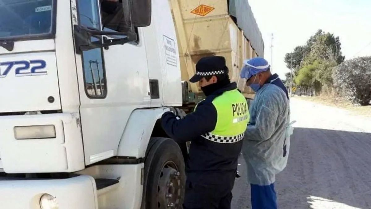 Analizan seis posibles casos de coronavirus de camioneros