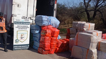 Secuestran 28 bultos con mercadería ilegal en un control fronterizo