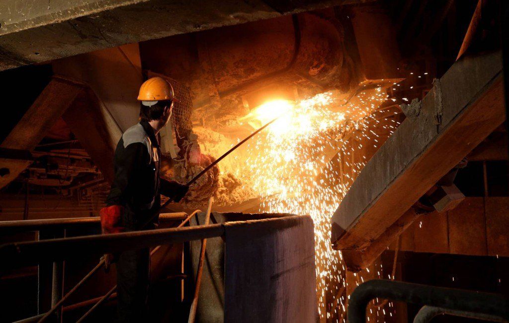 Trump impone nuevas sanciones a Irán, centradas en el sector metalúrgico