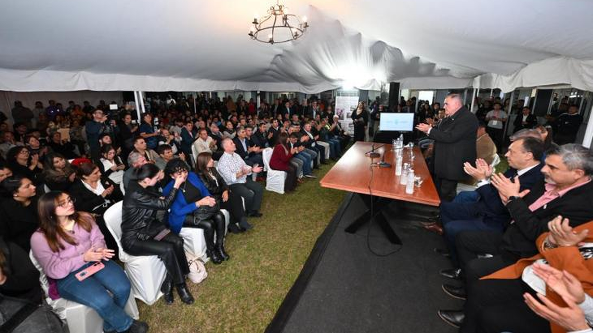 Jaldo lanzó tecnicaturas universitarias en ocho comunas del interior
