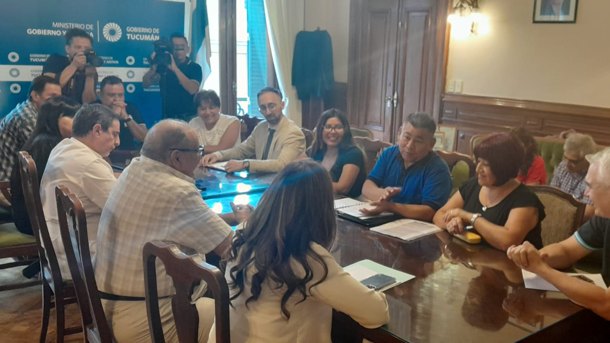 Paritarias De Salud: Gobierno Y Gremios Iniciaron El Diálogo