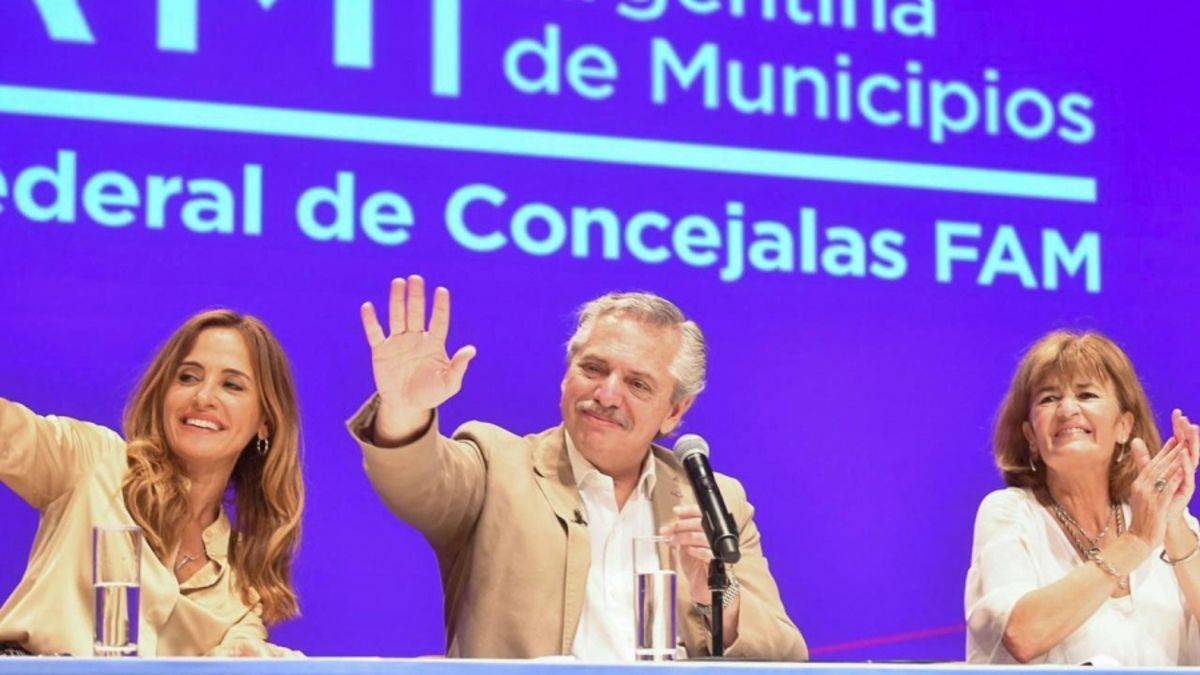 Alberto Fernández se reúne con concejalas e intendentas