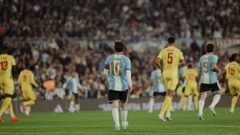 Messi marcó un gol en su despedida y la Selección ganó 3-0 a Benín