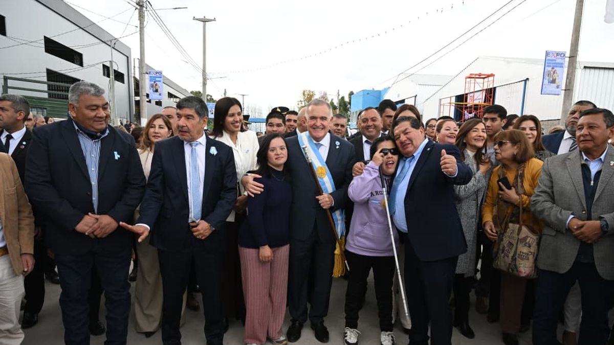 Jaldo encabezó el acto del 25 de Mayo en Famaillá