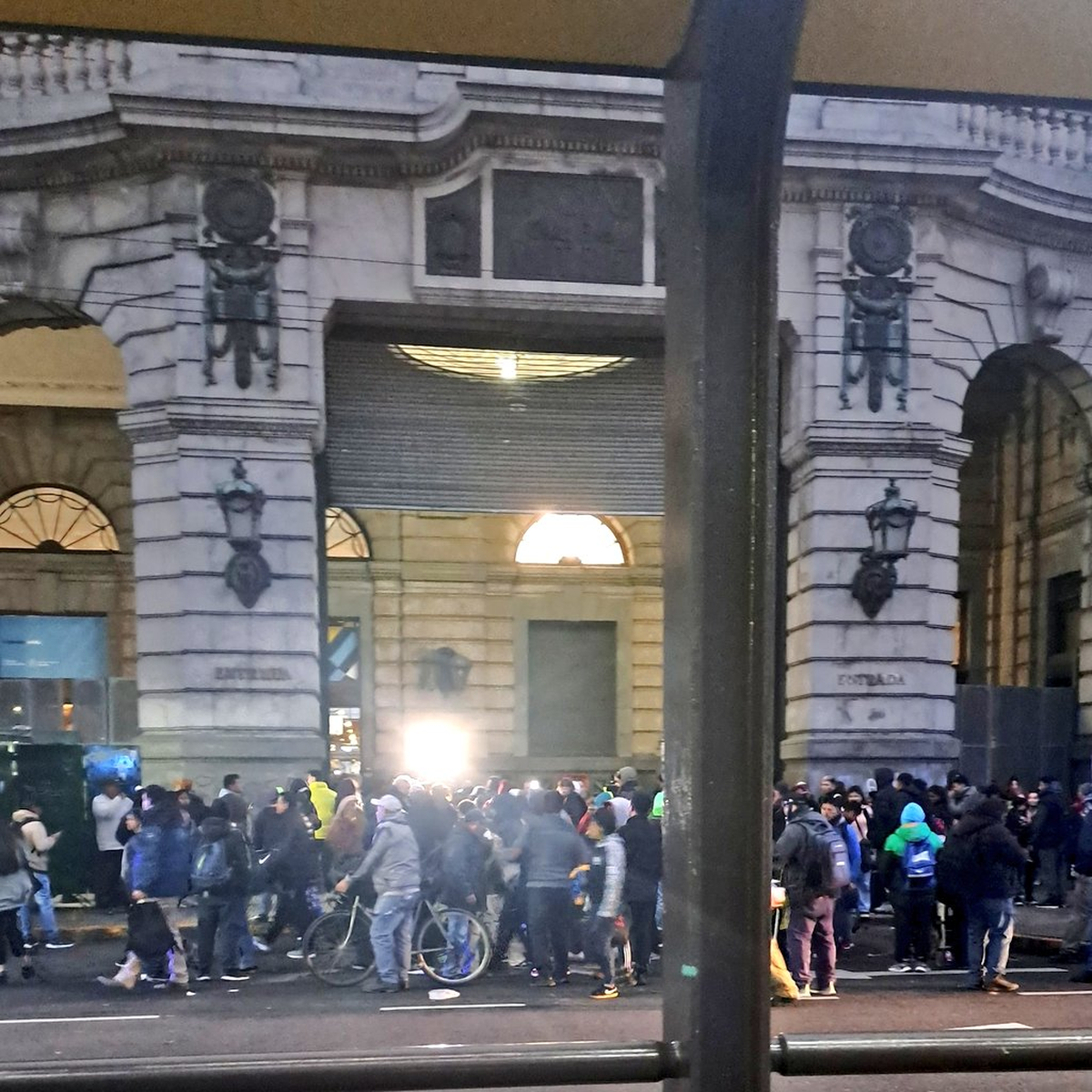 Tras una amenaza de bomba, reabrió la estación Retiro del tren Mitre