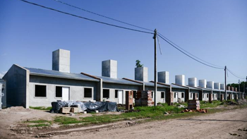 La construcción de las 135 viviendas en la Capital supera el 44% de avance