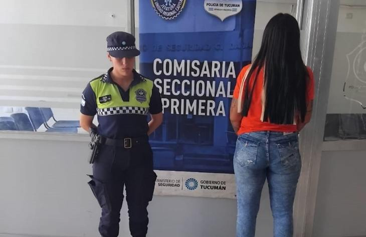 Detienen a mechera por robar a una mujer en un supermercado