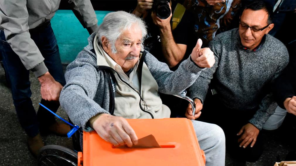 Mujica votó en Uruguay y lanzó críticas a la gestión de Milei