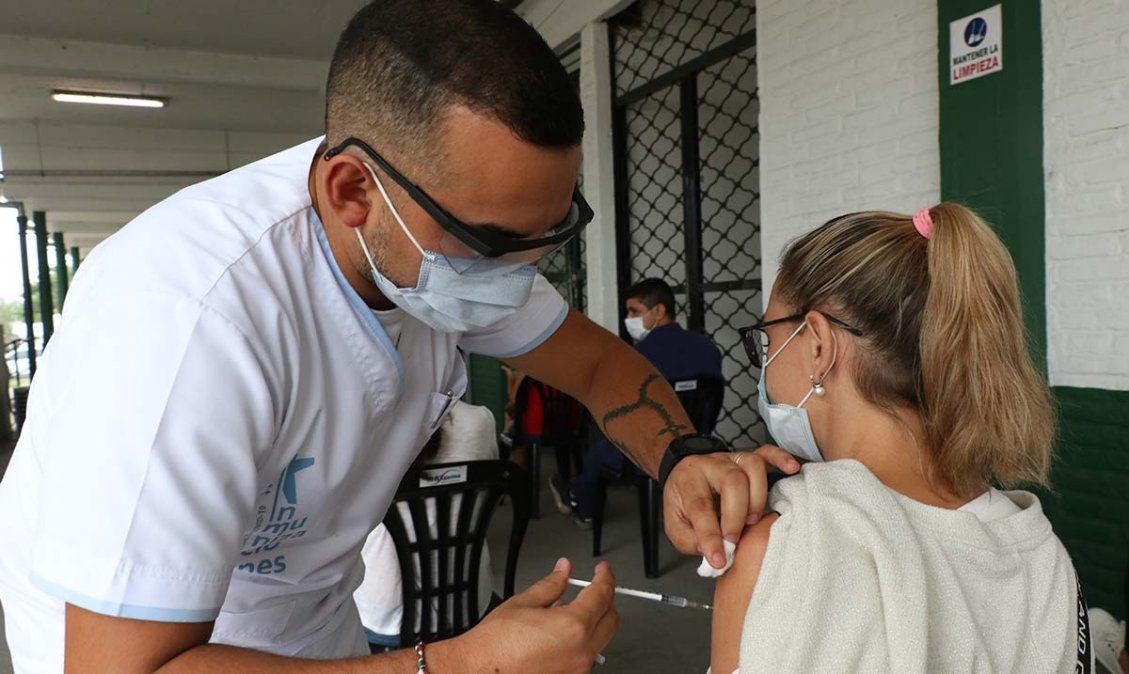 Los vacunadores y un rol clave en la lucha contra el covid. 