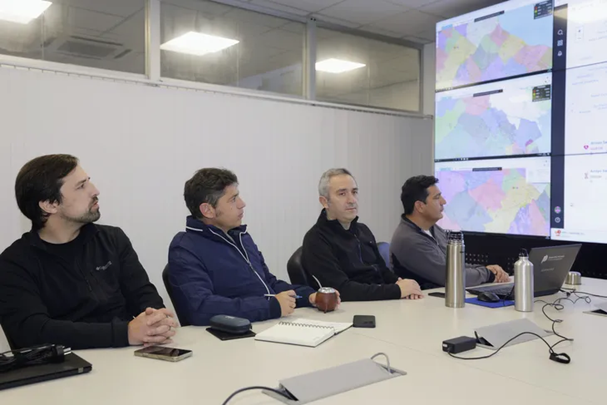 Los funcionarios coordinaron el operativo desde el Centro de Puente 12. Foto: ámbito