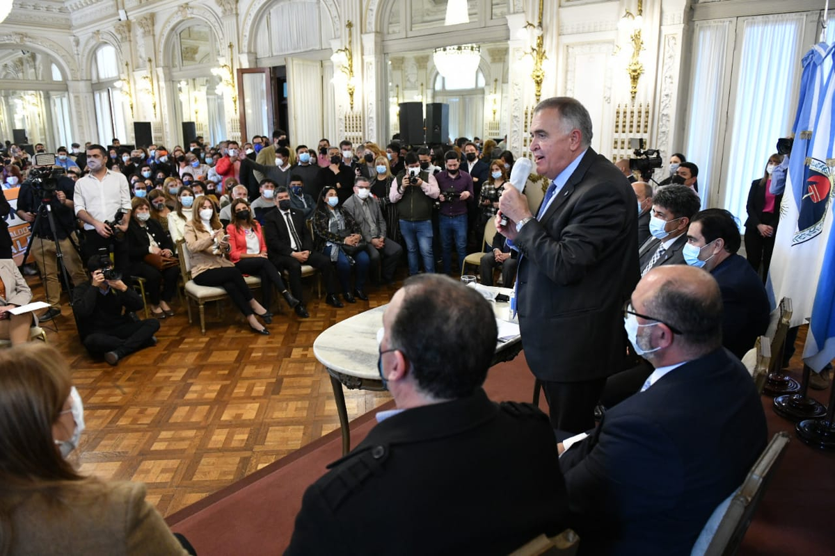 Firma de convenio para garantizar la Tarifa Social a familias tucumanas.