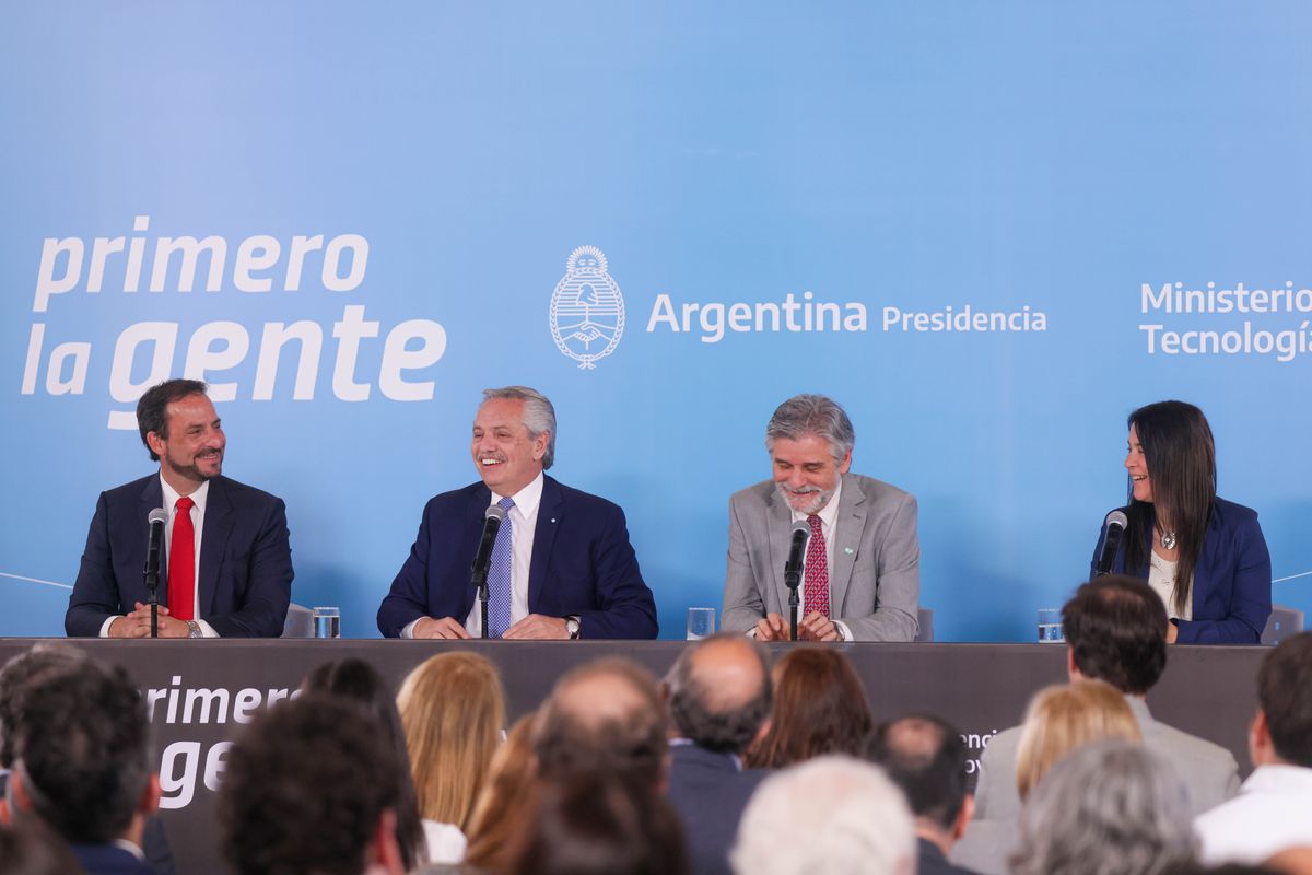 Argentina no tiene futuro si no desarrolla la ciencia y la tecnología