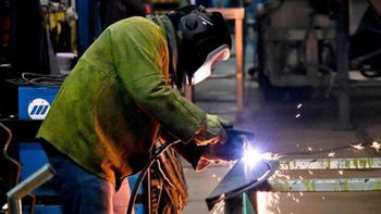 La industria frenó su recuperación y cayó en marzo 1,4% mensual