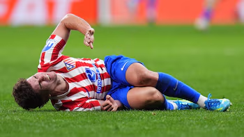 Julián Álvarez salió lesionado y genera preocupación