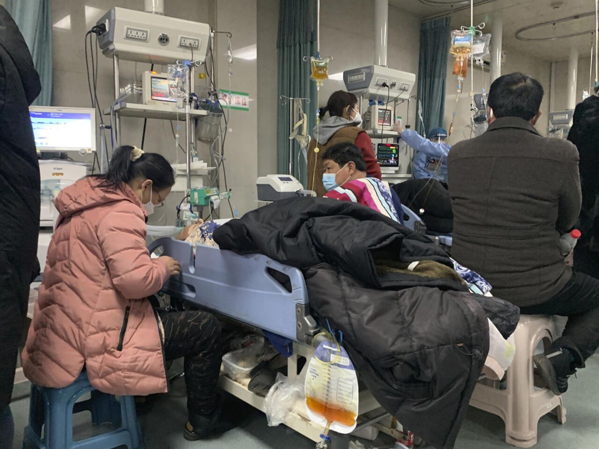 China: Hay hospitales desbordados por una enfermedad respiratoria