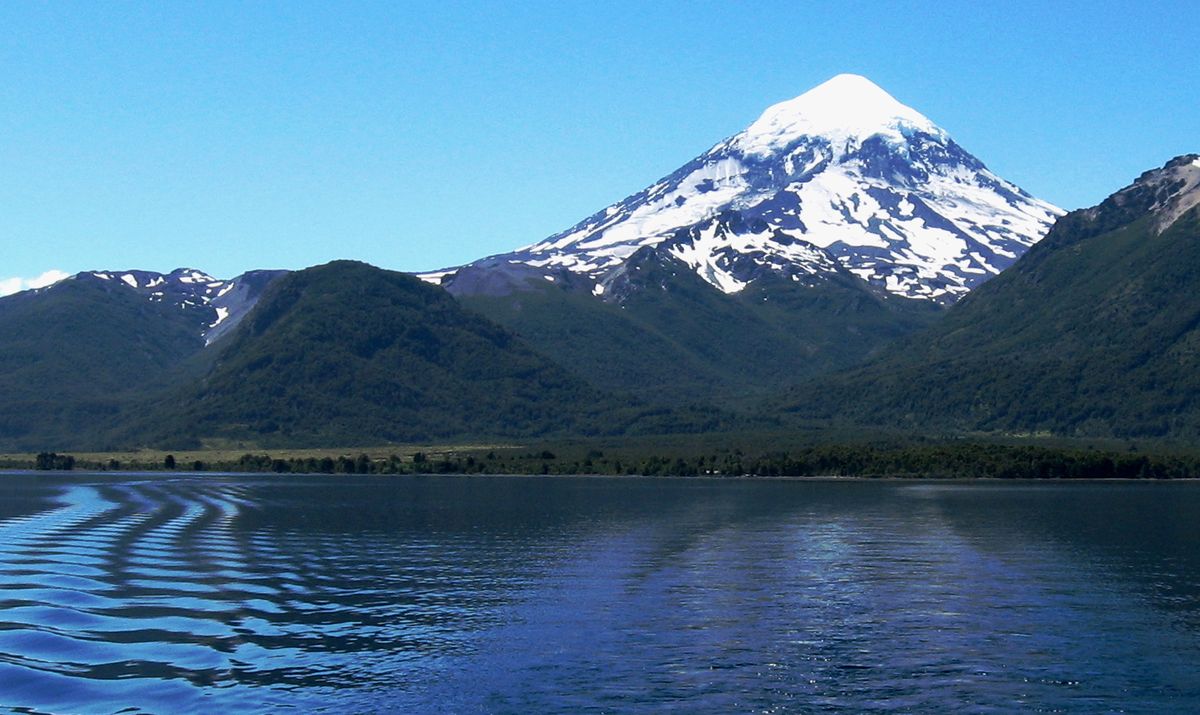 Declaran al Volcán Lanín Sitio Sagrado Natural Mapuche