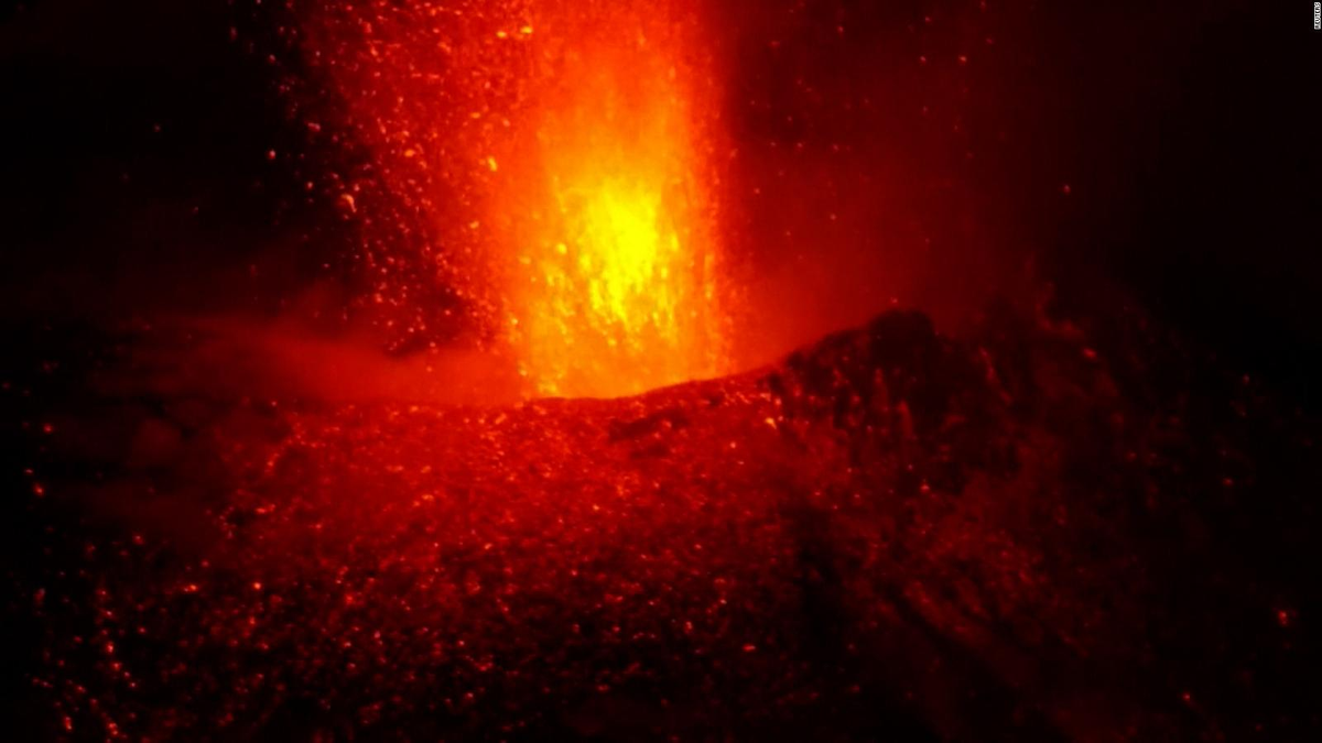 El volcán de Cumbre Vieja en La Palma está más furioso que nunca.