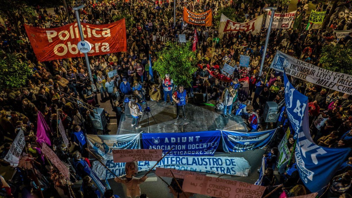 ADIUNT se suma al paro nacional de docentes en las universidades