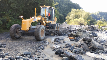 Río Cochuna: Sigue el corte de la ruta nacional 65