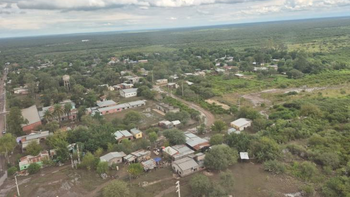 Bajó el agua y las familias vuelven a sus hogares en La Madrid