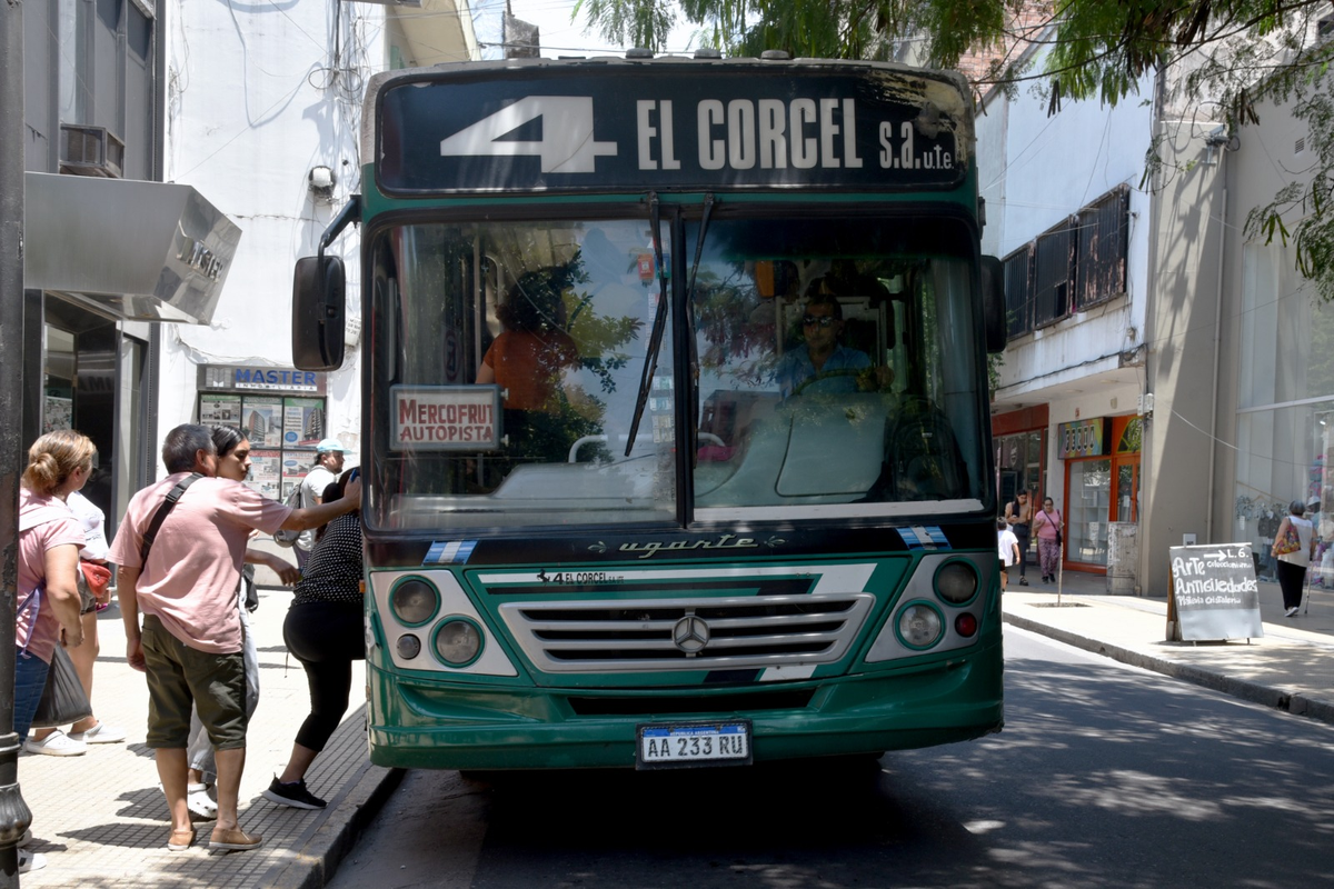 Desde AETAT mantienen reuniones en busca de soluciones a la situación del transporte. Foto X SMT