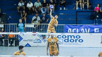 Monteros Vóley remontó el partido y clasificó a las semifinales