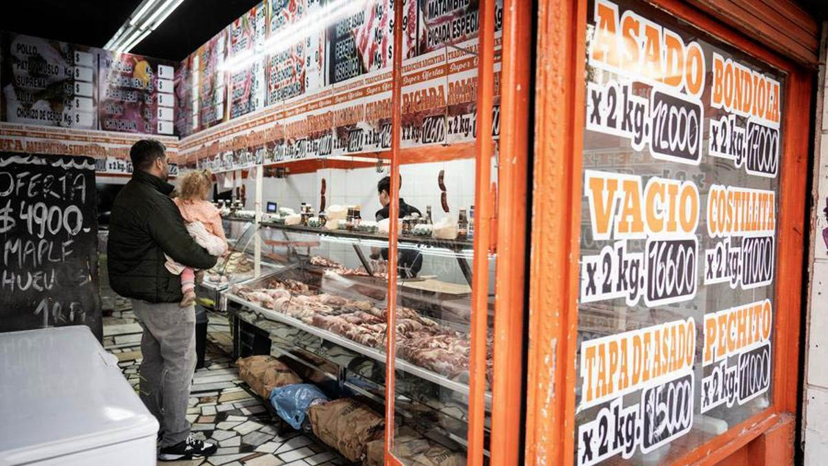 Desregulación del comercio: Caputo derogó 43 normas de control de precios, abastecimiento y trámites. Foto: El Diario AR. Desregulación del comercio: Caputo derogó 43 normas de control de precios, abastecimiento y trámites. Foto: El Diario AR.