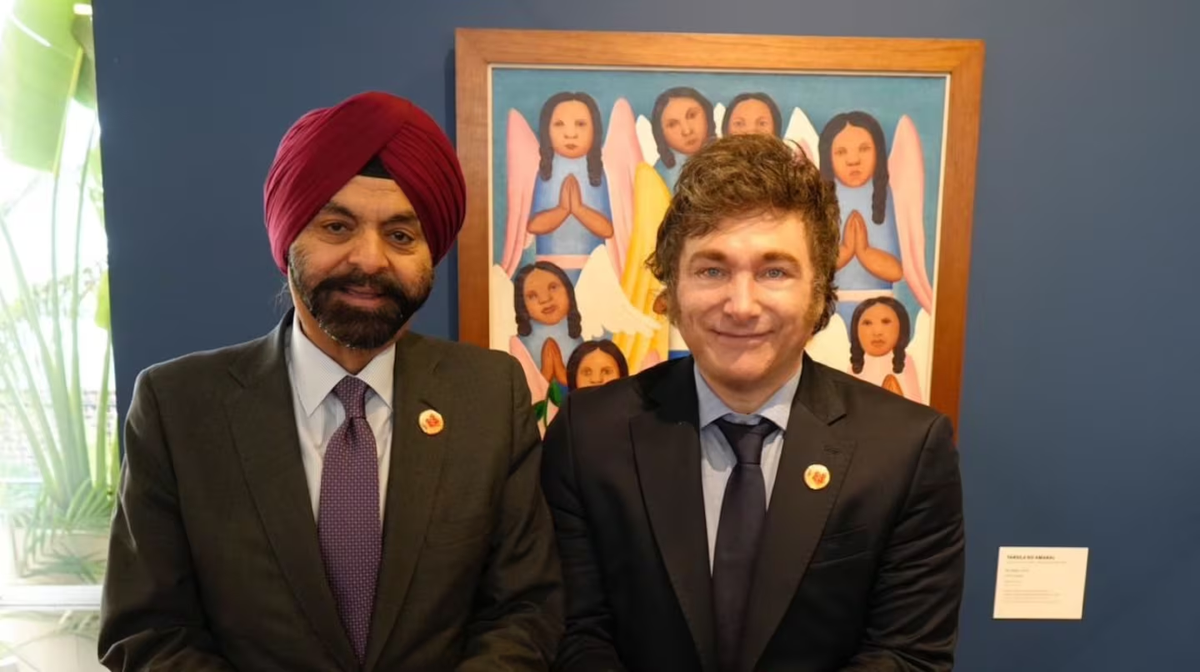 El presidente del Banco Mundial, Ajay Banga y Javier Milei. (Foto: TN)