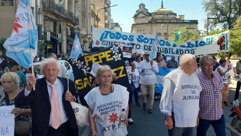 Protesta: los jubilados se movilizaron en Tucumán