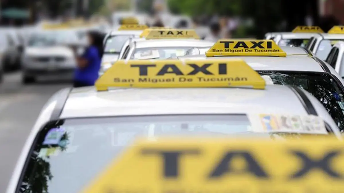 Jaldo firmó la promulgación de una ley que reclamaban los taxistas