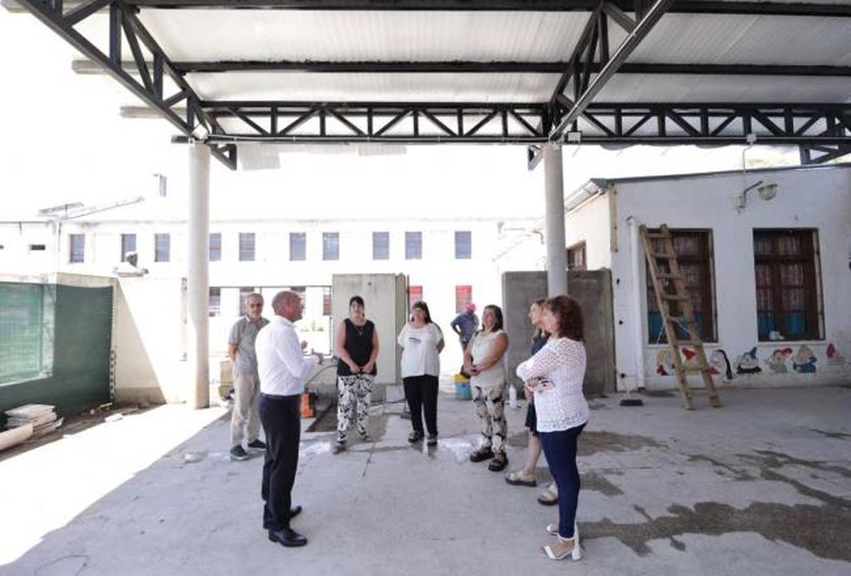 Provincia y Naci&oacute;n invierten $153,9 millones en la construcci&oacute;n de patios techados para las escuelas.