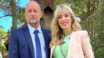 Difunden videos de Jesica Cirio mostrando dólares en la casa de Martín Insaurralde