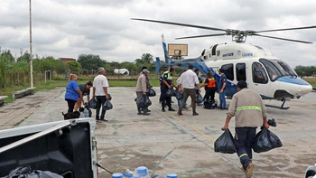 Asisten por tierra, agua y aire a las familias afectadas por inundaciones