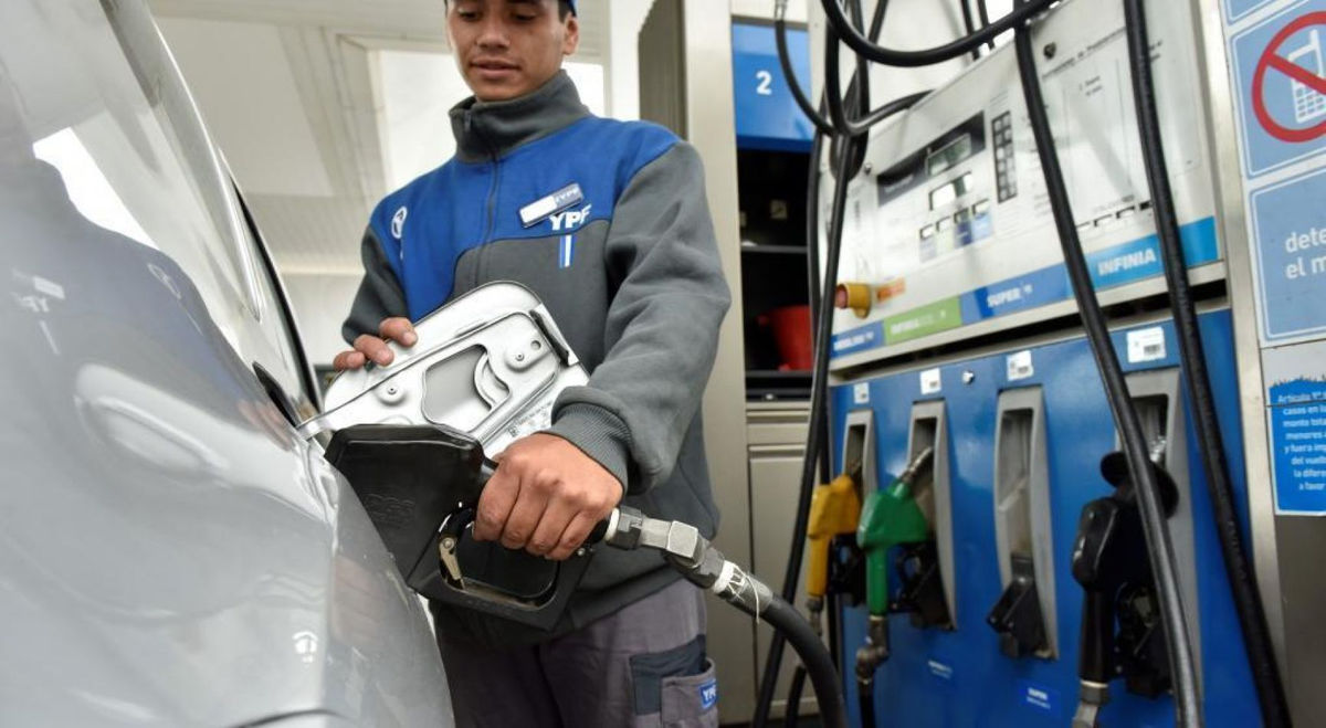 La mayor demanda de combustibles de YPF genera problemas de stock