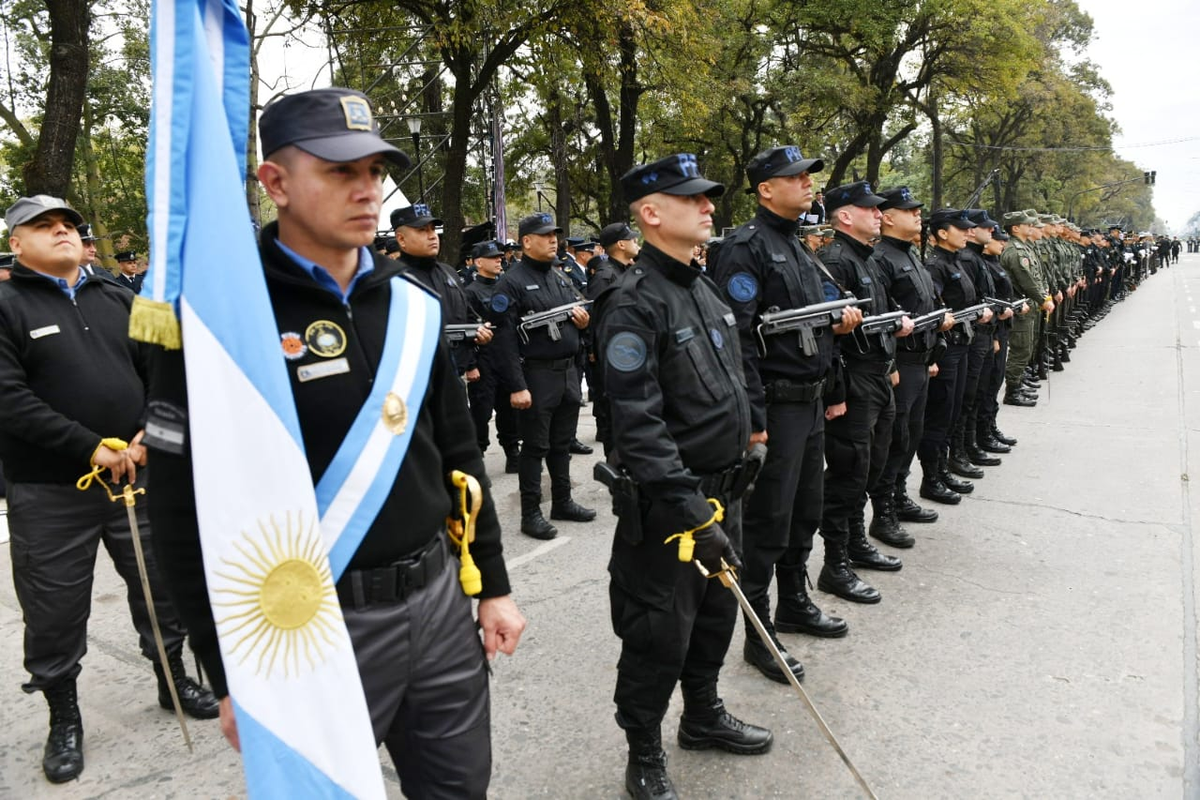 Autoridades destacaron el éxito del desfile por el 9 de Julio en el parque