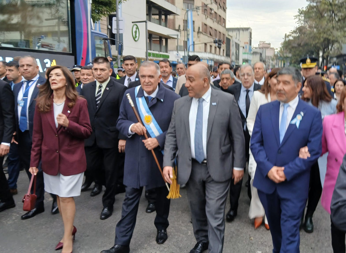 El Presidente por ley tiene que estar en Tucumán, como capital simbólica