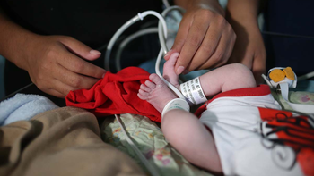 Viajó con un embarazo de riesgo y salvaron a su bebé en la Maternidad