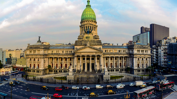 Cámara de Diputados: empleados recibieron por error un depósito de $700 mil