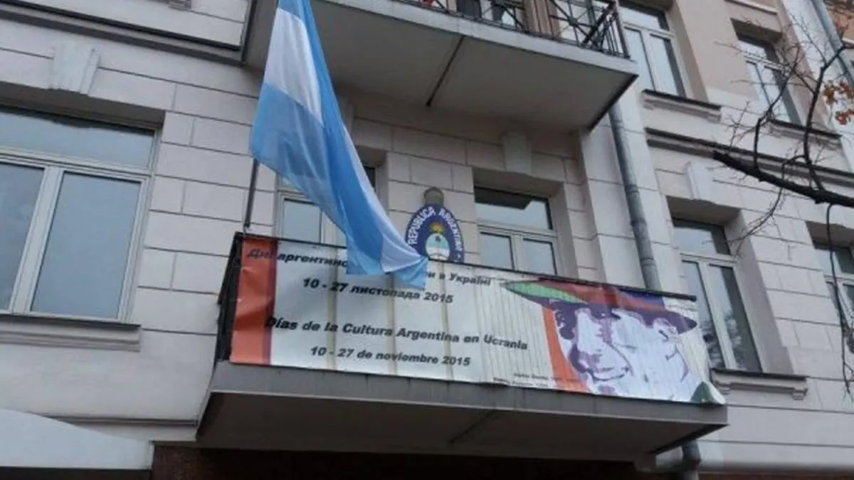 Trabajan en un plan de evacuación de argentinos en Ucrania