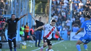 River ganó en Río Cuarto con goles de Montiel y Salas