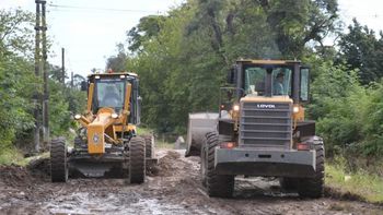 Intensifican trabajos en caminos de Santa Ana