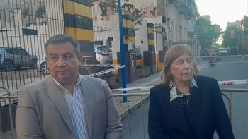 Peligro de derrumbe: cortan de manera indefinida una calle por el mal estado de un edificio histórico