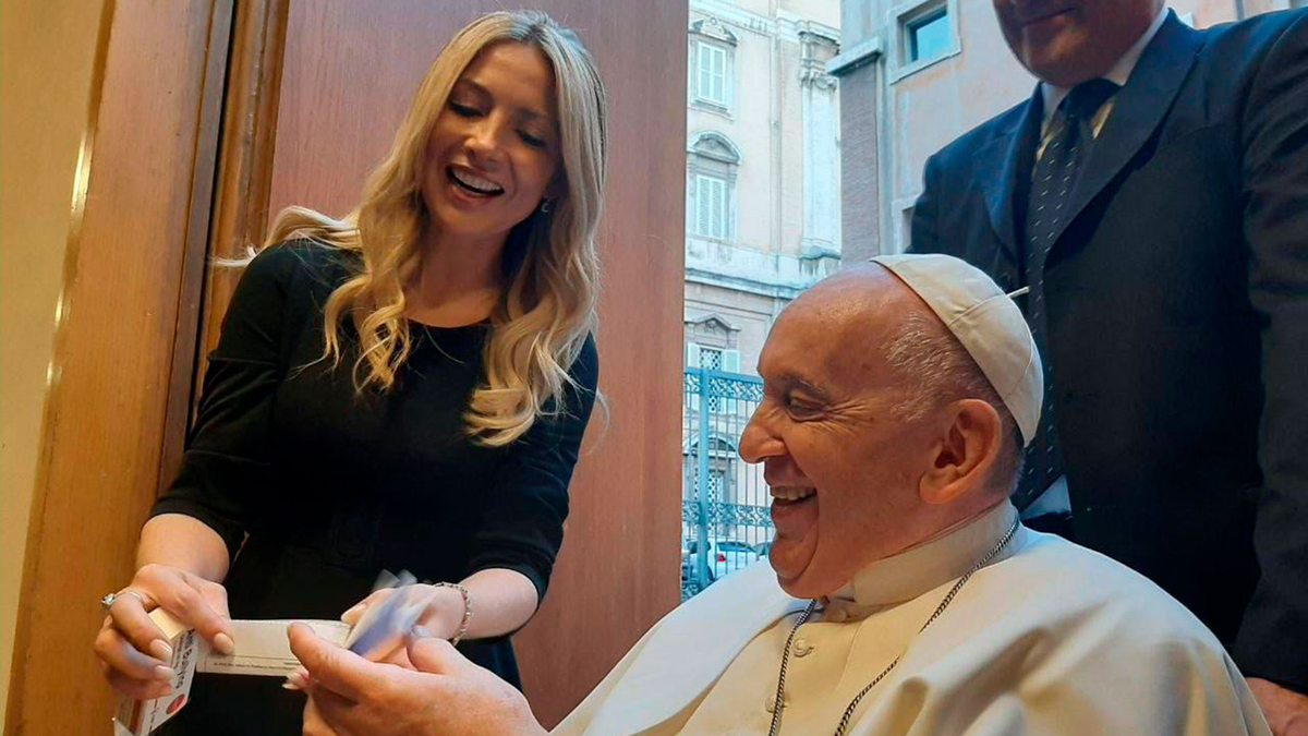 El Papa Francisco recibió Fabiola Yáñez en el Vaticano