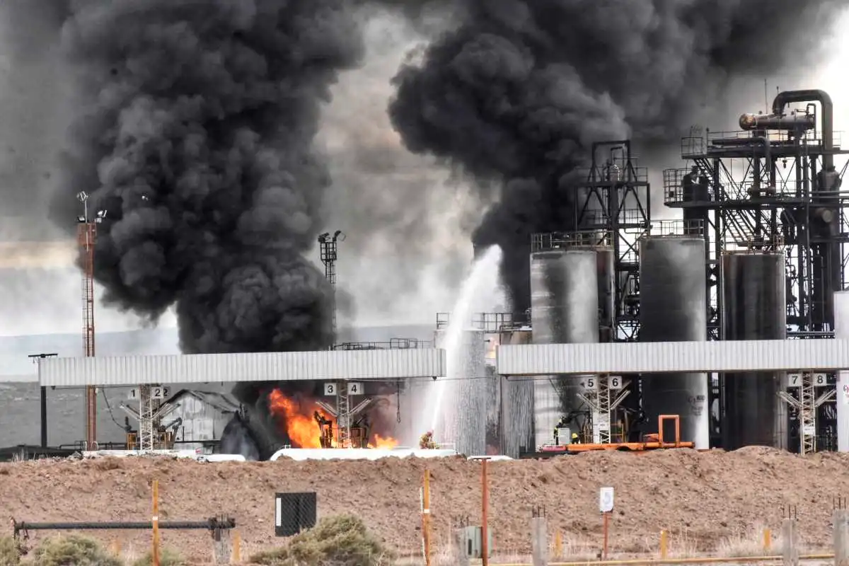 Neuquén: tres muertos luego de la explosión de una refinería
