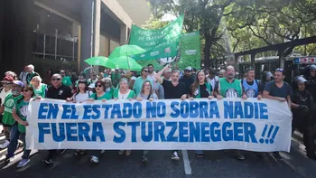 Día del empleado público: Gremios estatales repudiaron  la decisión del gobierno