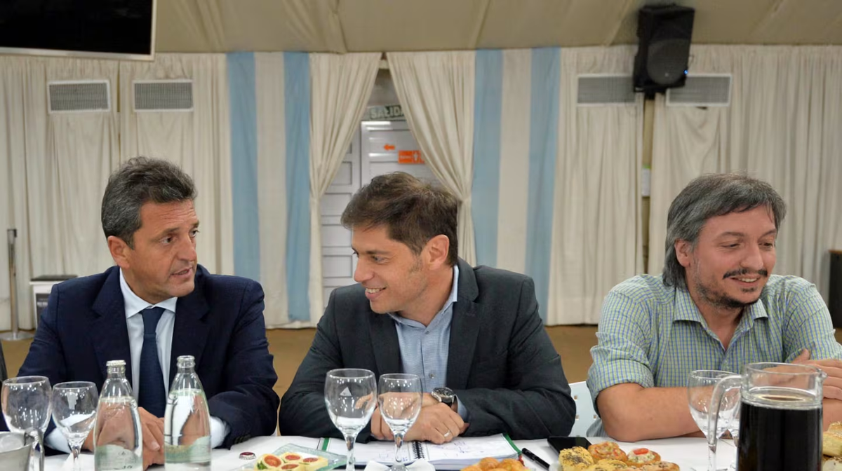 Sergio Massa, Máximo Kirchner y Axel Kicillof se reunieron este domingo para intentar destrabar las negociaciones electorales (Foto: TN). Sergio Massa, Máximo Kirchner y Axel Kicillof se reunieron este domingo para intentar destrabar las negociaciones electorales (Foto: TN).